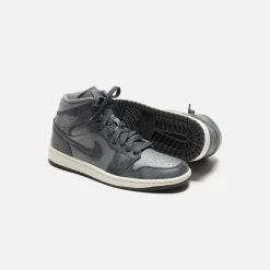 Nike Wmns Air 1 Mid Se