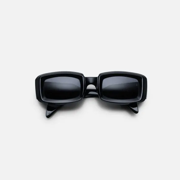 Runaway Frame Jet Lens Dark Gold Hardware
