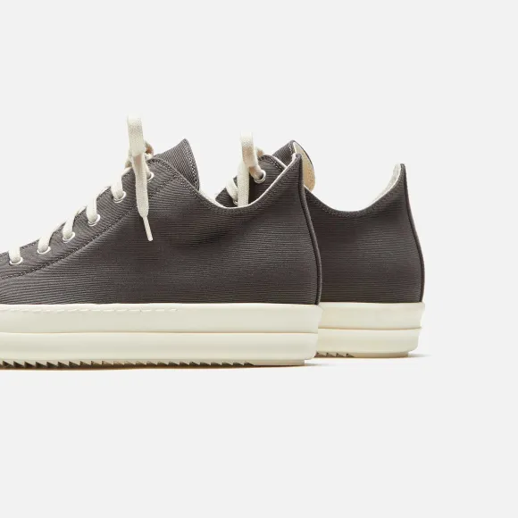 Vintage Low Sneakers