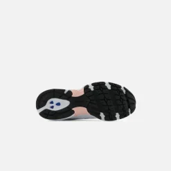 Wmns 530