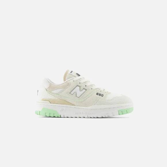 Wmns 550