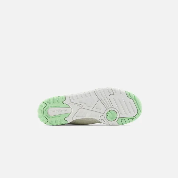 Wmns 550