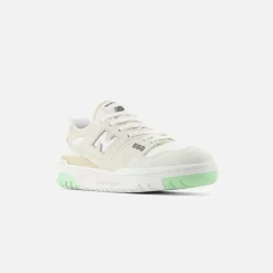 Wmns 550