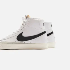 Wmns Blazer Mid 77