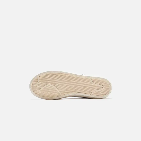 Wmns Blazer Mid 77