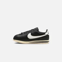 Wmns Cortez 23