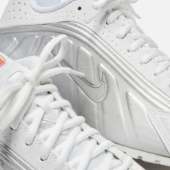 Wmns Shox R4
