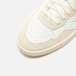 Wmns V-90